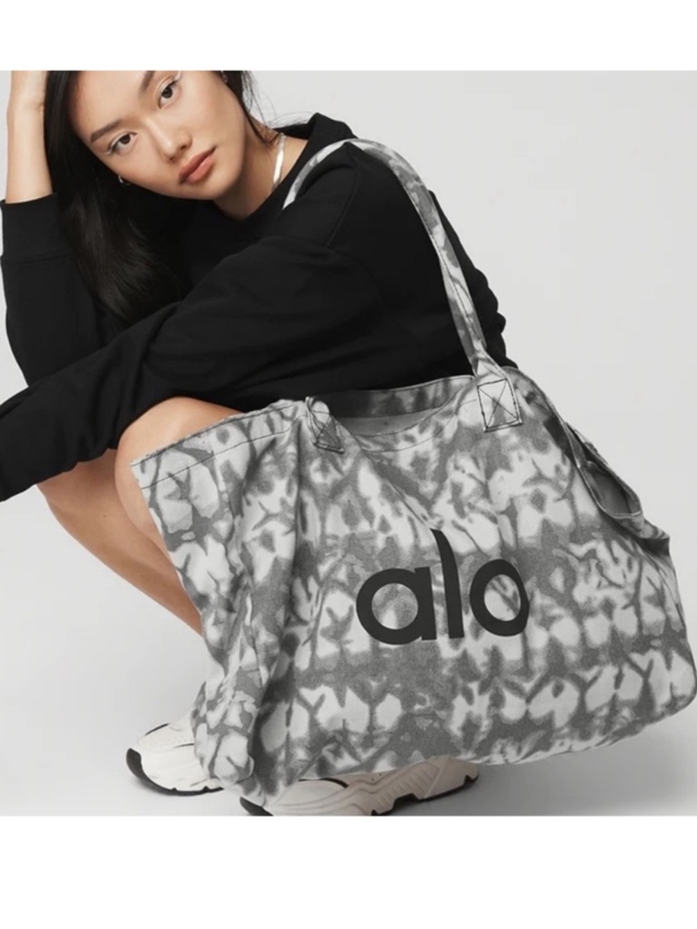 NWT Alo Yoga Shopper Tote Grey Tie Dye